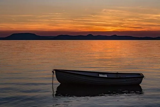 Megtalálták a holttesteket - Egy 17 és egy 18 éves fiú fulladt a Balatonba a hétvégén