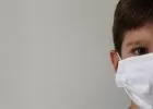 Tizenévesek halnak meg a "kitalált betegségben" - fiatal áldozatokat szed a koronavírus