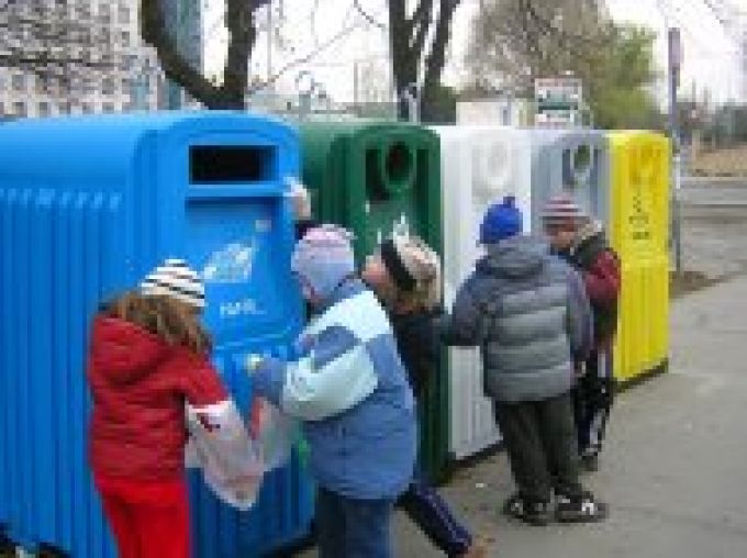 Öko Panna és Öko Palkó az óvodákban szelektál Öko Panna és Öko Palkó az óvodákban szelektál