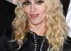 Koldusból királylány: Madonna drága ruhákba öltözteti Mercyt