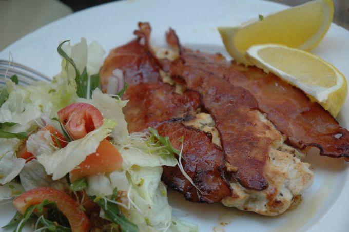 Parmezános csirkemell ropogós prosciuttoval Parmezános csirkemell ropogós prosciuttoval