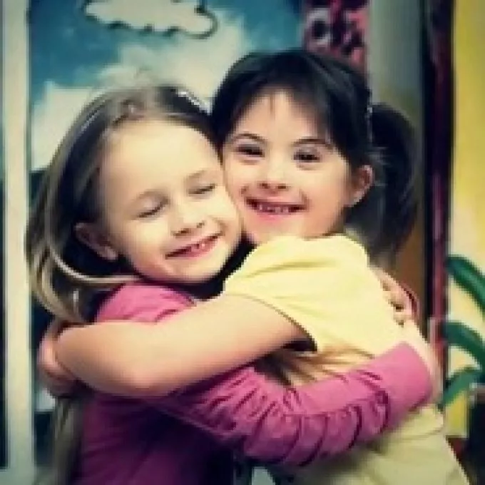 Fogyatékkal élő és ép gyerekek közös szereplésével készült el az Alma Együttes legújabb videó klipje