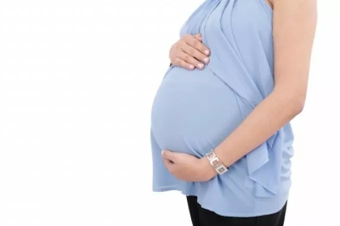 Júliustól a szülésznő is végezhet terhesgondozást