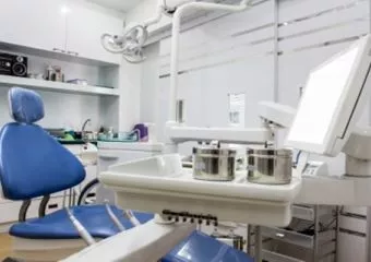 Hétórás műtéttel 232 fogát húzták ki egy indiai fiúnak