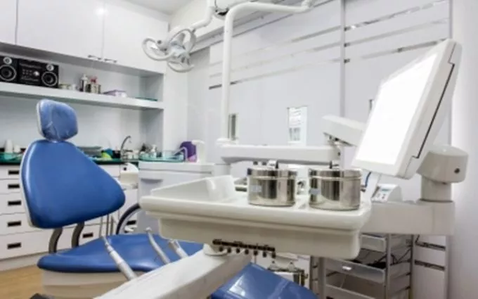 Hétórás műtéttel 232 fogát húzták ki egy indiai fiúnak