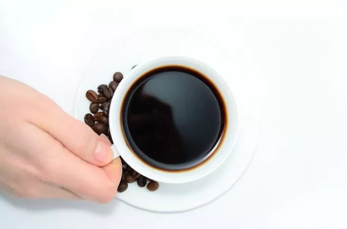 A kávé segít megelőzni a fülcsengést?