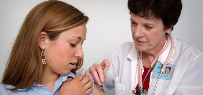 Kanyaró elleni védőoltások beadatását sürgette az amerikai szülőknél a Fehér Ház