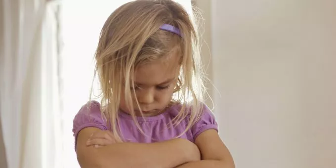 10 jel, ami miatt úgy érzed, hogy a gyereked már három évesen kamaszodik 