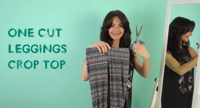 Csak egy régi leggings, egy olló - és már kész is az új nyári ruha! Csak egy régi leggings, egy olló - és már kész is az új nyári ruha!