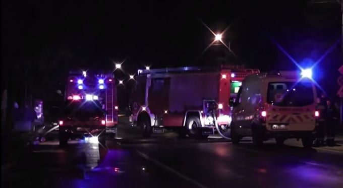 Kiugrott az ablakon unokaöccsével a lakástűz elől - meghalt az asszony Kiugrott az ablakon unokaöccsével a lakástűz elől - meghalt az asszony