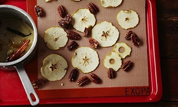 Itt az almaszezon! 4 egyszerű almás recept - az Utódok főszereplőinek ajánlásával Itt az almaszezon! 4 egyszerű almás recept - az Utódok főszereplőinek ajánlásával