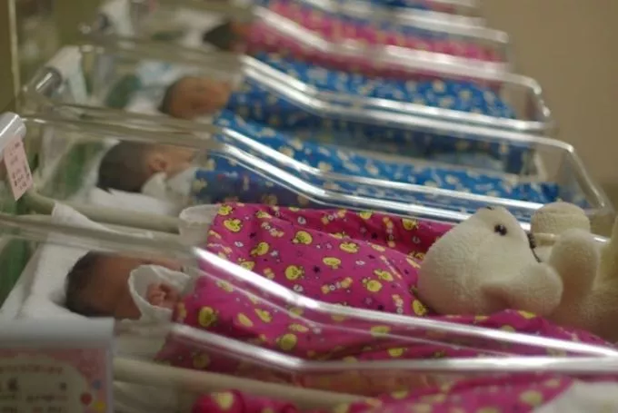 Kórházban cserélhettek el két újszülöttet Ausztriában 25 évvel ezelőtt