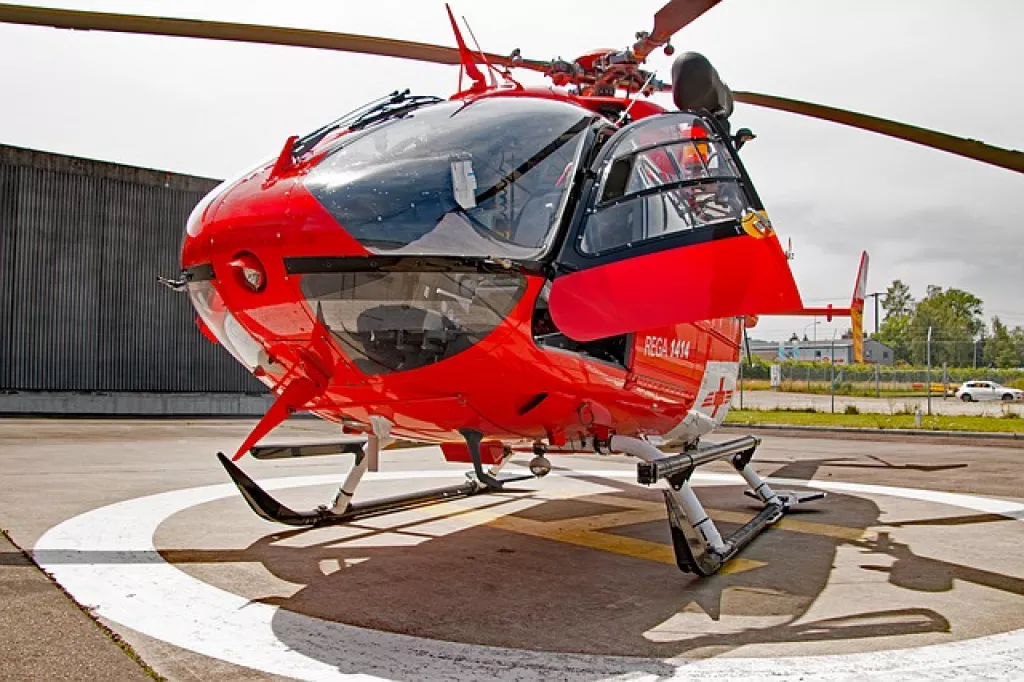 mentőhelikopter meglőtt csecsemő