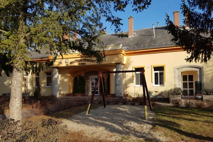 Díjeső volt a hatvani Gesztenyéskert Óvodában - helyszíni beszámoló a CsaládiNet pályázatáról Díjeső volt a hatvani Gesztenyéskert Óvodában - helyszíni beszámoló a CsaládiNet pályázatáról