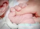 Először született babája olyan nőnek, akinek gyerekkori a petefészekszövetét ültették be