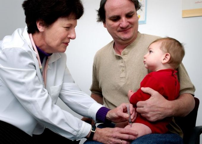 Hogyan védhetjük meg a piciket a kanyarótól? - Előrehozható a 15 hónapos korban esedékes oltás Hogyan védhetjük meg a piciket a kanyarótól? - Előrehozható a 15 hónapos korban esedékes oltás