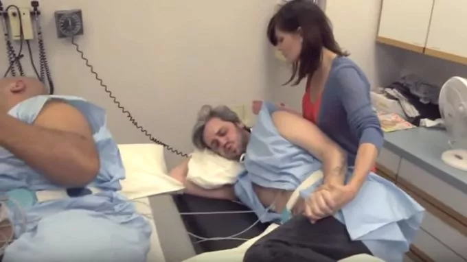 Kipróbálták a férfiak, milyen erős a szülési fájdalom - VIDEÓ