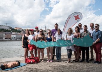 Ezen a nyáron is vigyáznak a vöröskeresztesek a strandolókra - az alábbi balatoni strandokon