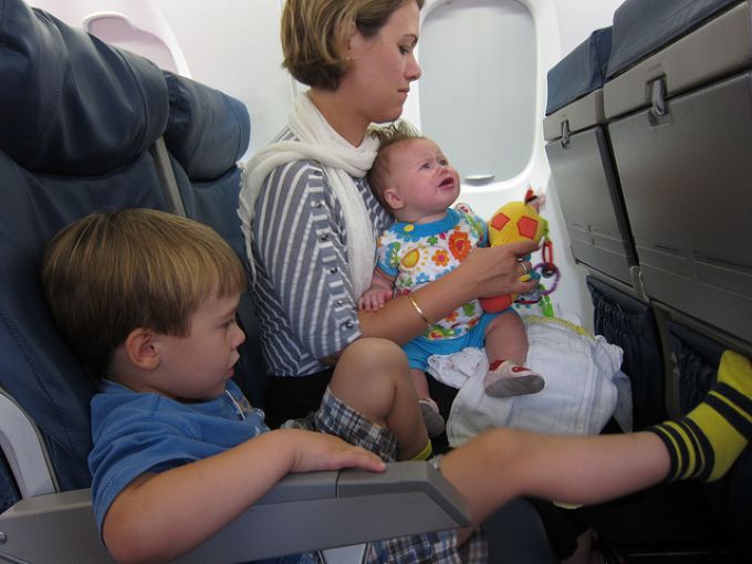 A gyermekek külföldre utazásánál érdemes szülői hozzájáruló nyilatkozatot magunkkal vinni 