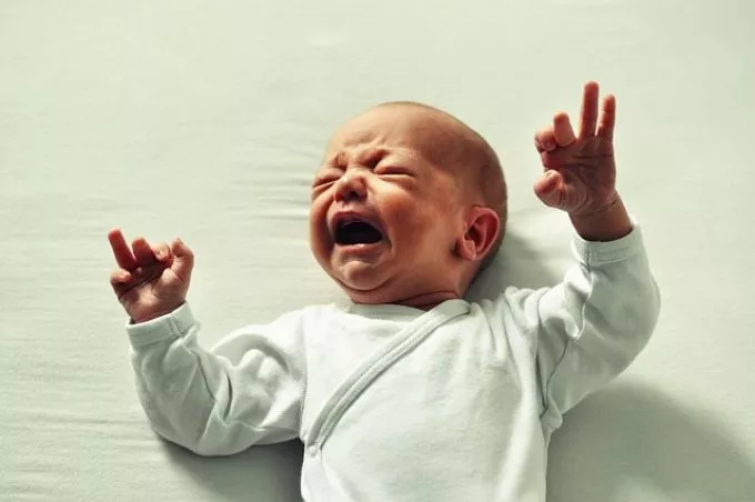 A csecsemőkori hasfájás 4 lehetséges oka és a fájdalom enyhítése