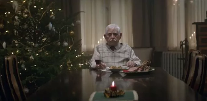 Megható karácsonyi kisfilm: addig szeresd a szüleid, amíg élnek!