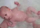 A baba fürdetése - hogyan mosdassuk a csecsemőt?