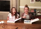 Tündéri videó - Így örültek a lányok, mikor megtudták: testvérük születik