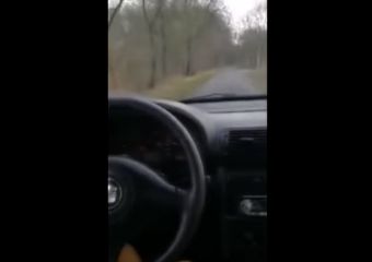 Százzal hajtott lakott területen egy 11 éves fiú - videó