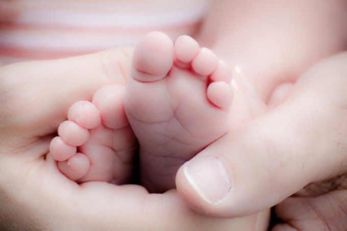 5 perc alatt bújt ki a baba a kórházi folyosón - profi fotós örökítette meg a szülés minden pillanatát 5 perc alatt bújt ki a baba a kórházi folyosón - profi fotós örökítette meg a szülés minden pillanatát