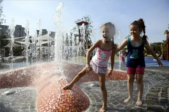 Ingyenes vizes játszótér nyílt Kispesten