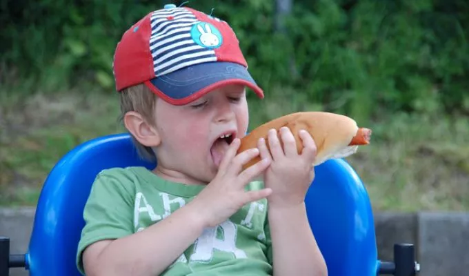 5 tipp a nyári gyomorbántalmak elkerülésére - erre figyelj a gyerek etetésénél