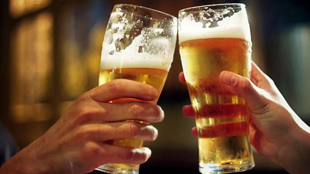 A cukorbetegeknek sem kell lemondaniuk az alkoholokról Koccintás sörrel
