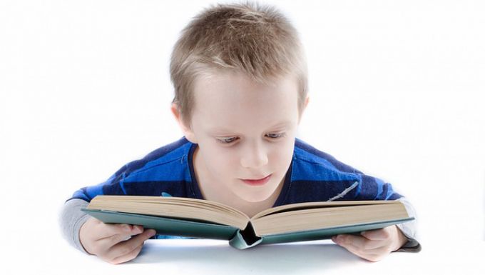 Valóban feladatlapokkal és matekpéldákkal kell töltenünk a szünidőt? Valóban feladatlapokkal és matekpéldákkal kell töltenünk a szünidőt?