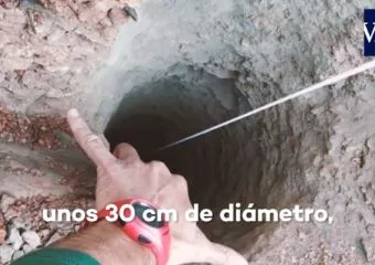 Több mint 100 méter mély kútba esett kétéves kisfiú után kutatnak két napja