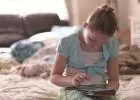 Az okostelefonok használata komoly viselkedési problémákat okozhat a gyerekeknél