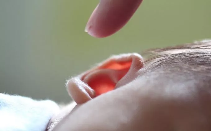 Lehet, hogy te is rosszul tisztítod gyermeked fülét?