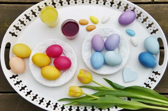 Színes húsvéti ötletek - a legjobb tojásfestő technikák és dekorációk