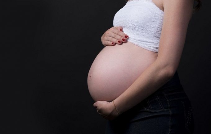 Családvédelmi akcióterv: "Ismétlődő szülés veszélye" miatt nem dolgozhatnak a nők az állami cégnél Családvédelmi akcióterv: "Ismétlődő szülés veszélye" miatt nem dolgozhatnak a nők az állami cégnél