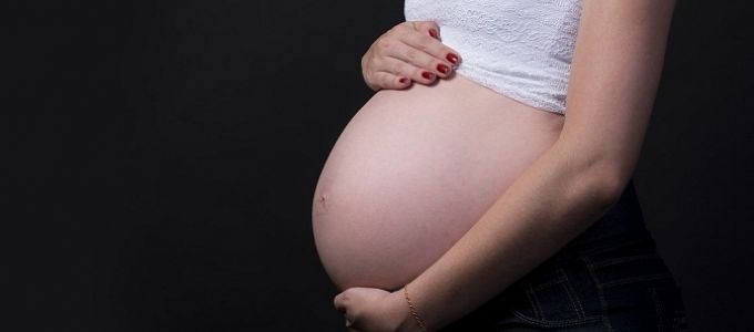 Családvédelmi akcióterv: "Ismétlődő szülés veszélye" miatt nem dolgozhatnak a nők az állami cégnél Családvédelmi akcióterv: "Ismétlődő szülés veszélye" miatt nem dolgozhatnak a nők az állami cégnél