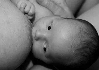Csodálatos animáció mutatja be a szoptatás folyamatát (videó)