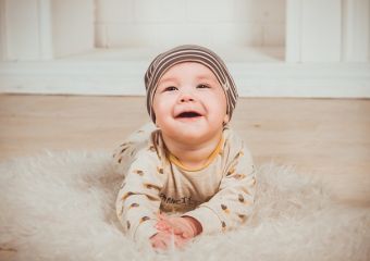 Ezért gond, ha a baba nem szeret hason lenni