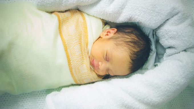 Külön szoba, külön ágy, együttalvás: hol aludjon a baba? Külön szoba, külön ágy, együttalvás: hol aludjon a baba?