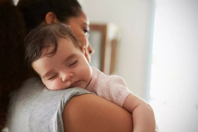 9 gyakori hiba, amivel évekre elronthatod a gyerek alvását