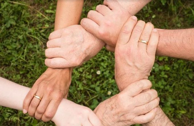 Kommunikáljunk pozitívan! Tévutak és kiutak felnőtt gyerekek és szüleik kapcsolatában 5. rész Kommunikáljunk pozitívan! Tévutak és kiutak felnőtt gyerekek és szüleik kapcsolatában 5. rész