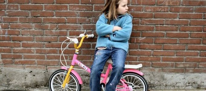 7 fontos szabály: így maradhat a gyerek biztonságban az utcán, a buszon és a sötétben 7 fontos szabály: így maradhat a gyerek biztonságban az utcán, a buszon és a sötétben