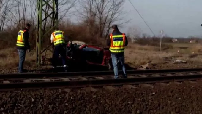 Kecskeméti vonatbaleset: a nagymama vezette az autót, amelyben meghalt két kislány