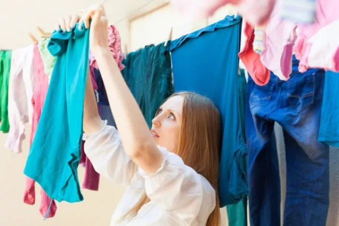 Így hat az egészségünkre, ha a lakásban szárítjuk a ruhát