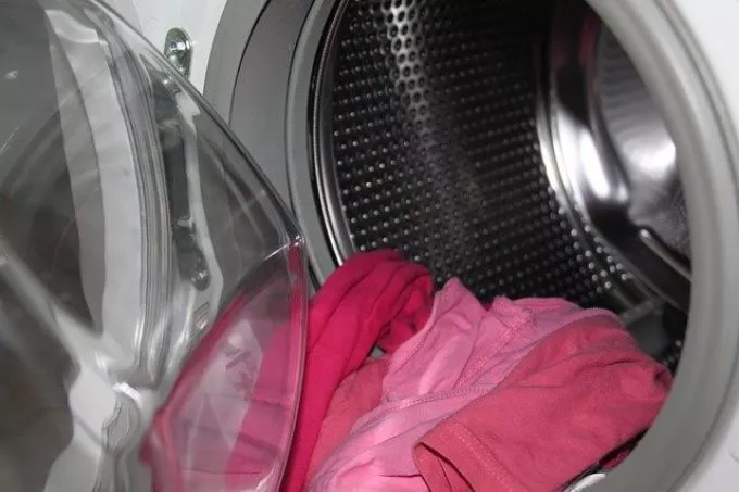 Útmutató a mosáshoz: ilyen gyakran tisztítsd a ruhákat és egyéb textíliákat