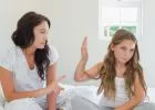 Így tanítsuk meg a gyerekeinket bocsánatot kérni