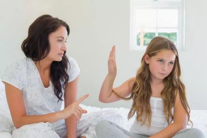 Így tanítsuk meg a gyerekeinket bocsánatot kérni